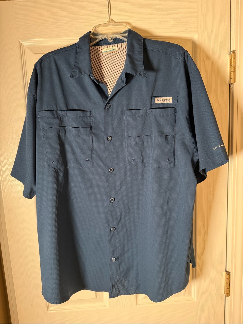 Columbia Men's Short-Sleeve Button-Down Shirt in Navy Blue XL Fishing